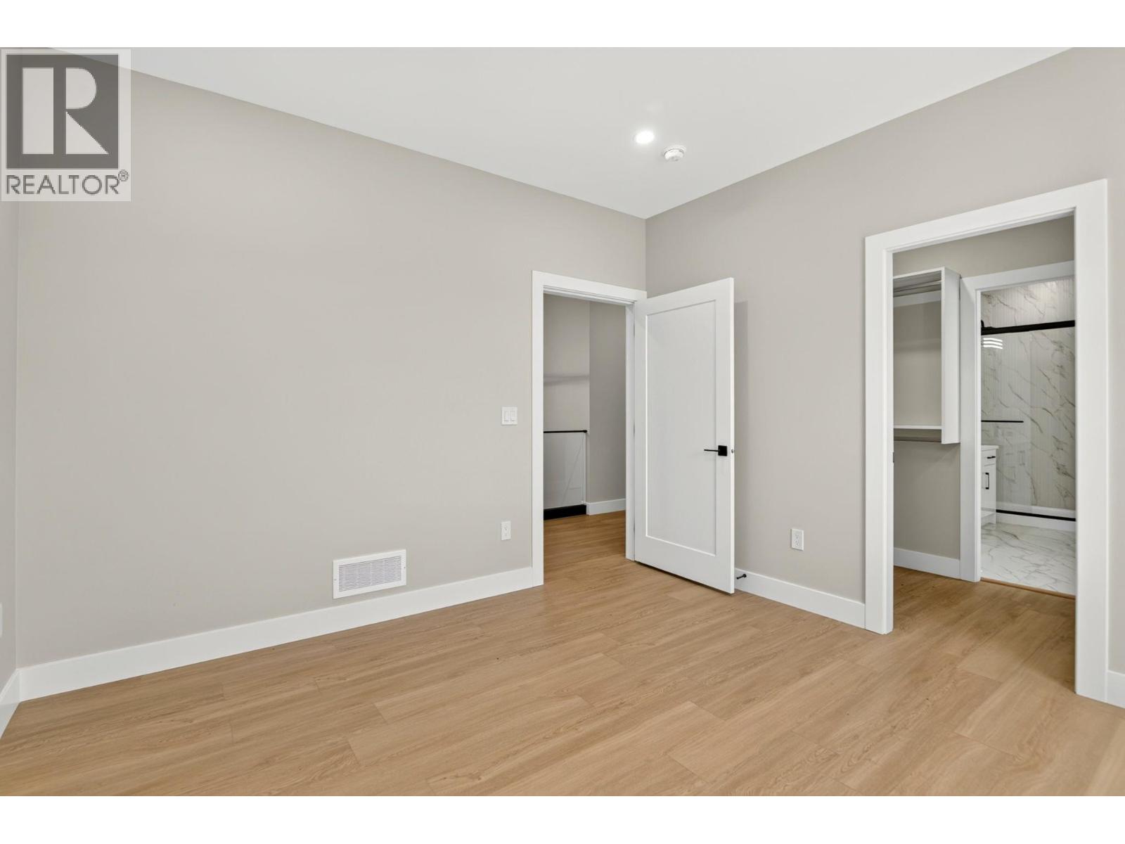 1686 Harbour View Crescent - 9