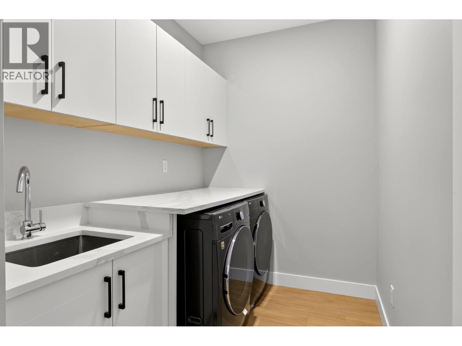 1686 Harbour View Crescent - 6