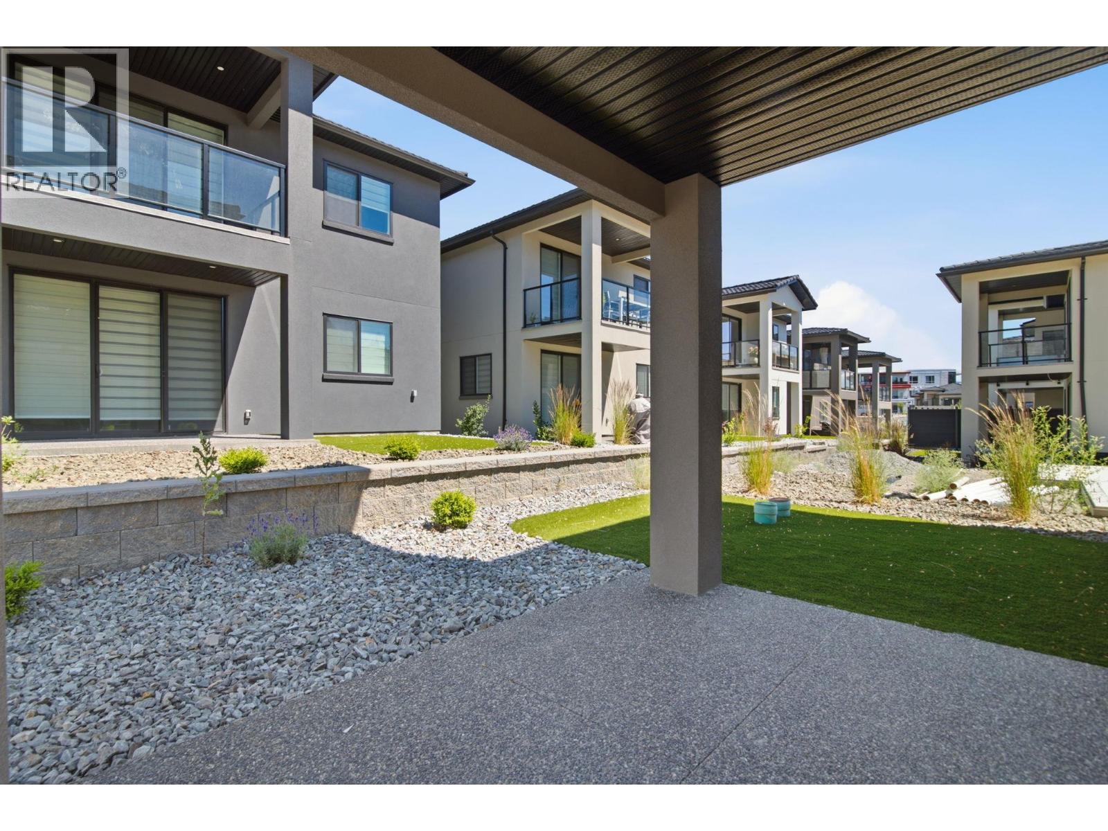 1686 Harbour View Crescent - 35