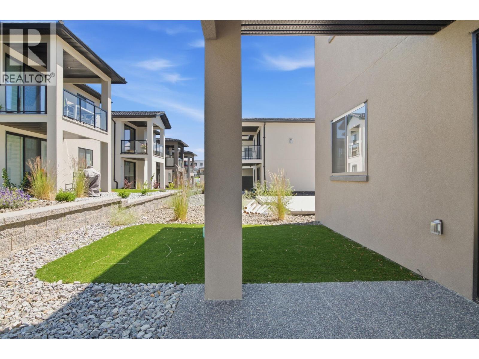 1686 Harbour View Crescent - 36