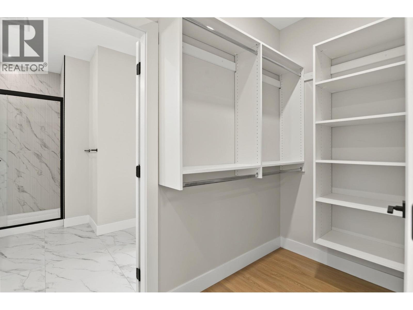 1686 Harbour View Crescent - 11