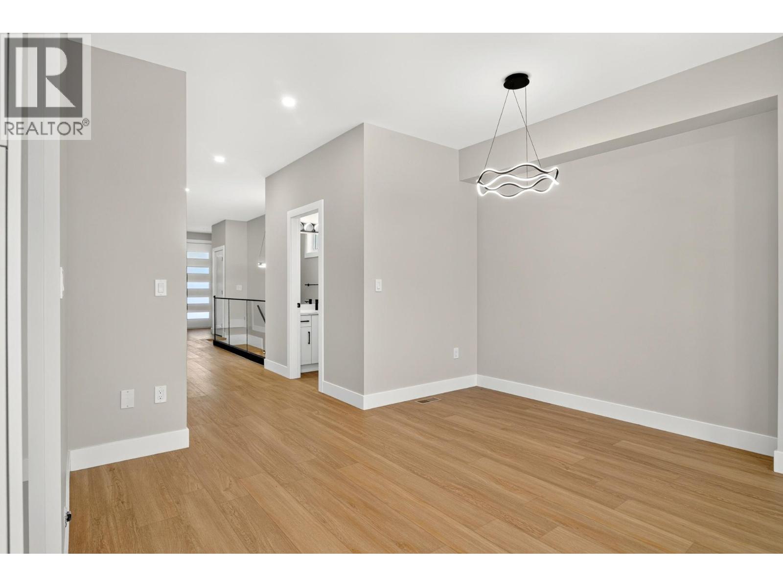 1686 Harbour View Crescent - 18