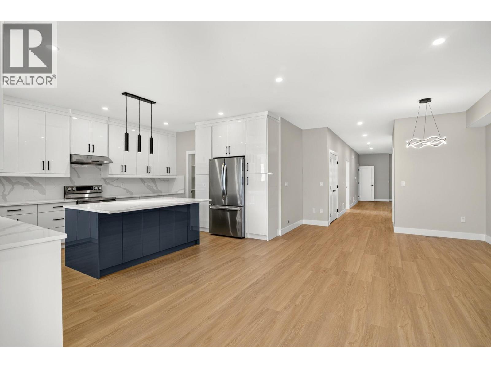 1686 Harbour View Crescent - 25