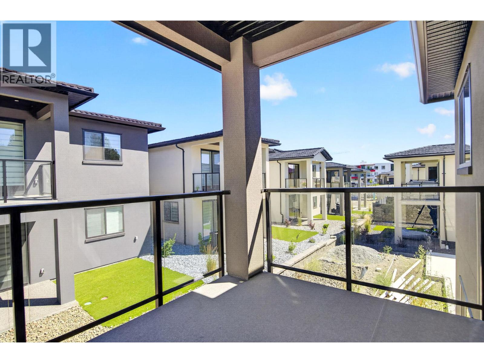 1686 Harbour View Crescent - 22