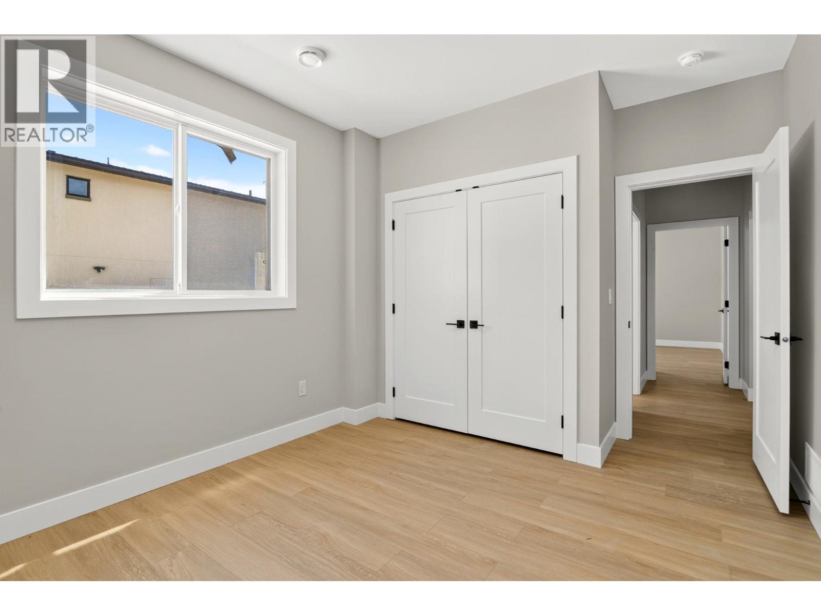 1686 Harbour View Crescent - 48