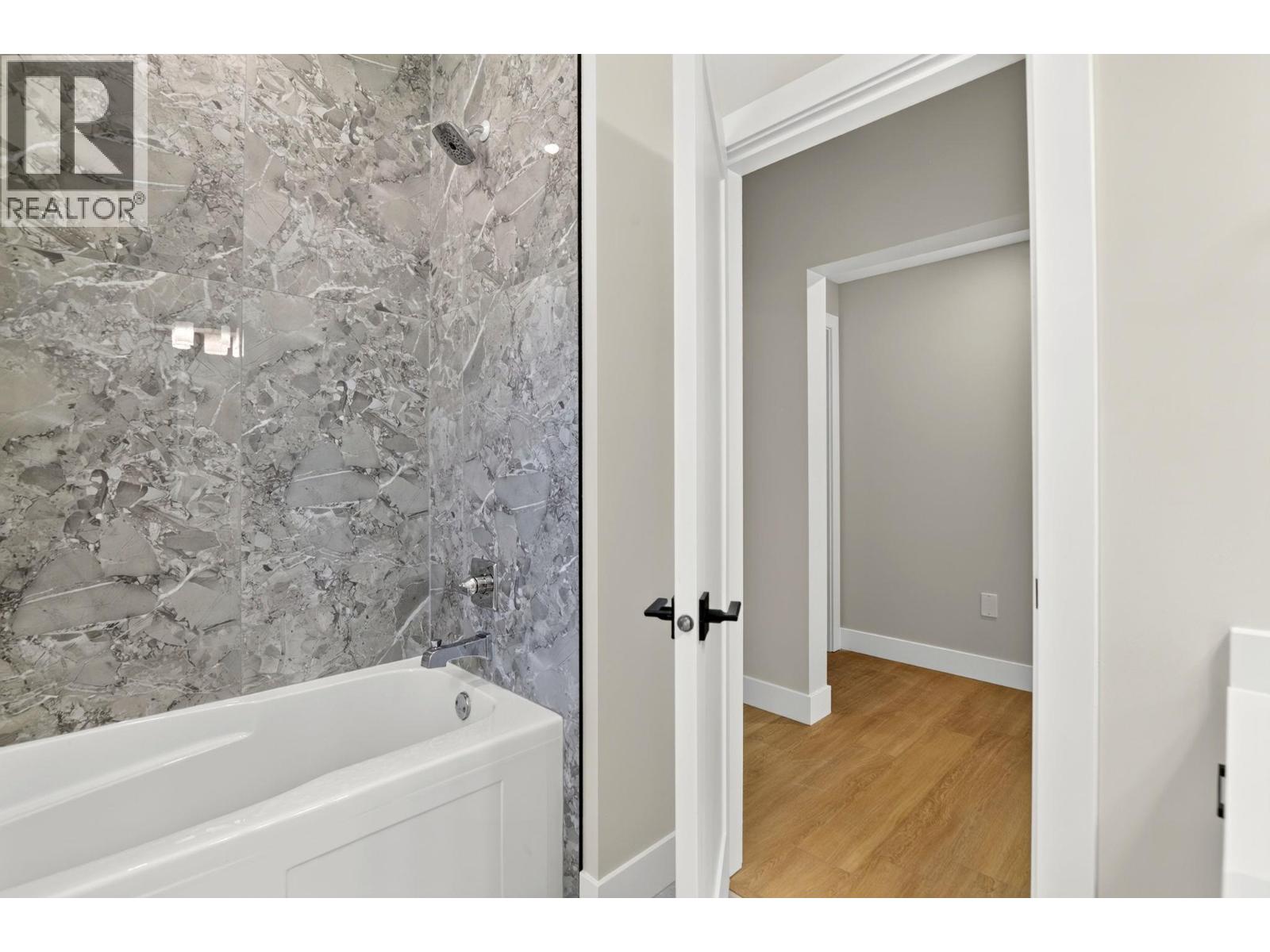 1686 Harbour View Crescent - 46