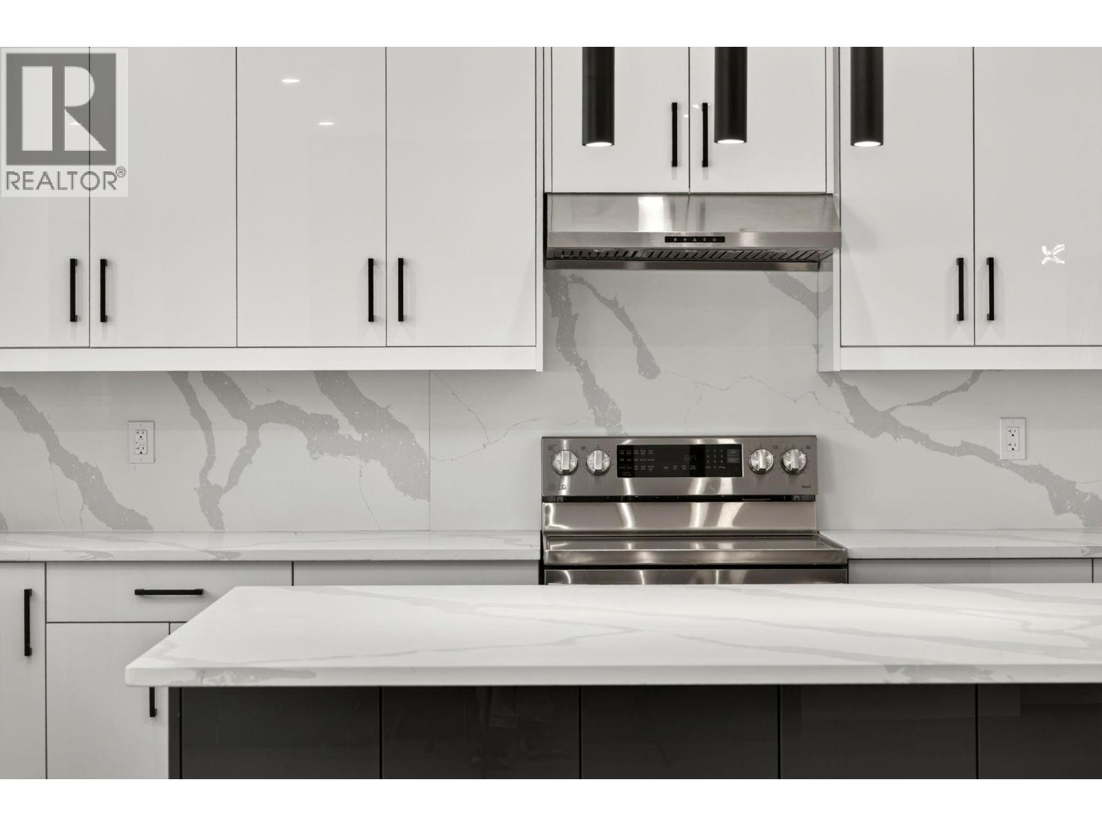 1686 Harbour View Crescent - 29
