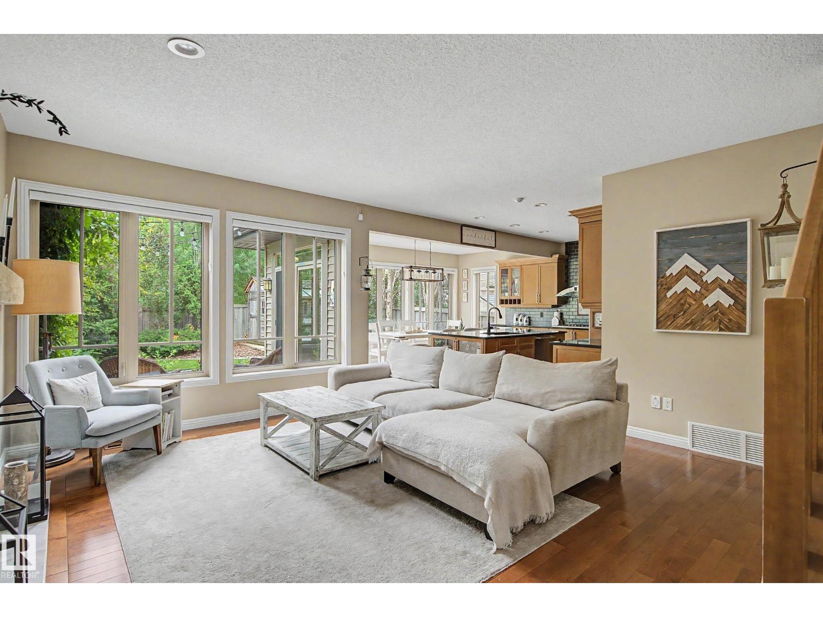1110 ARMITAGE CR SW - 7