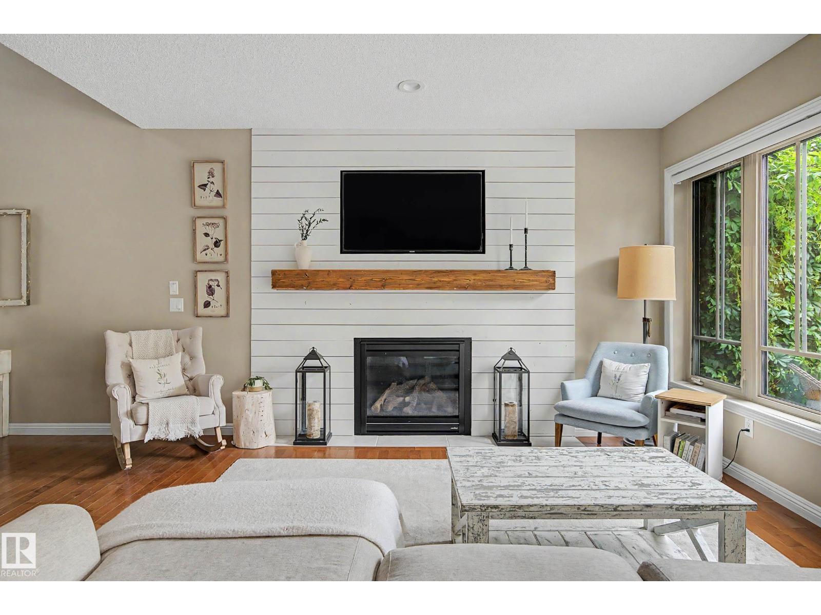 1110 ARMITAGE CR SW - 9