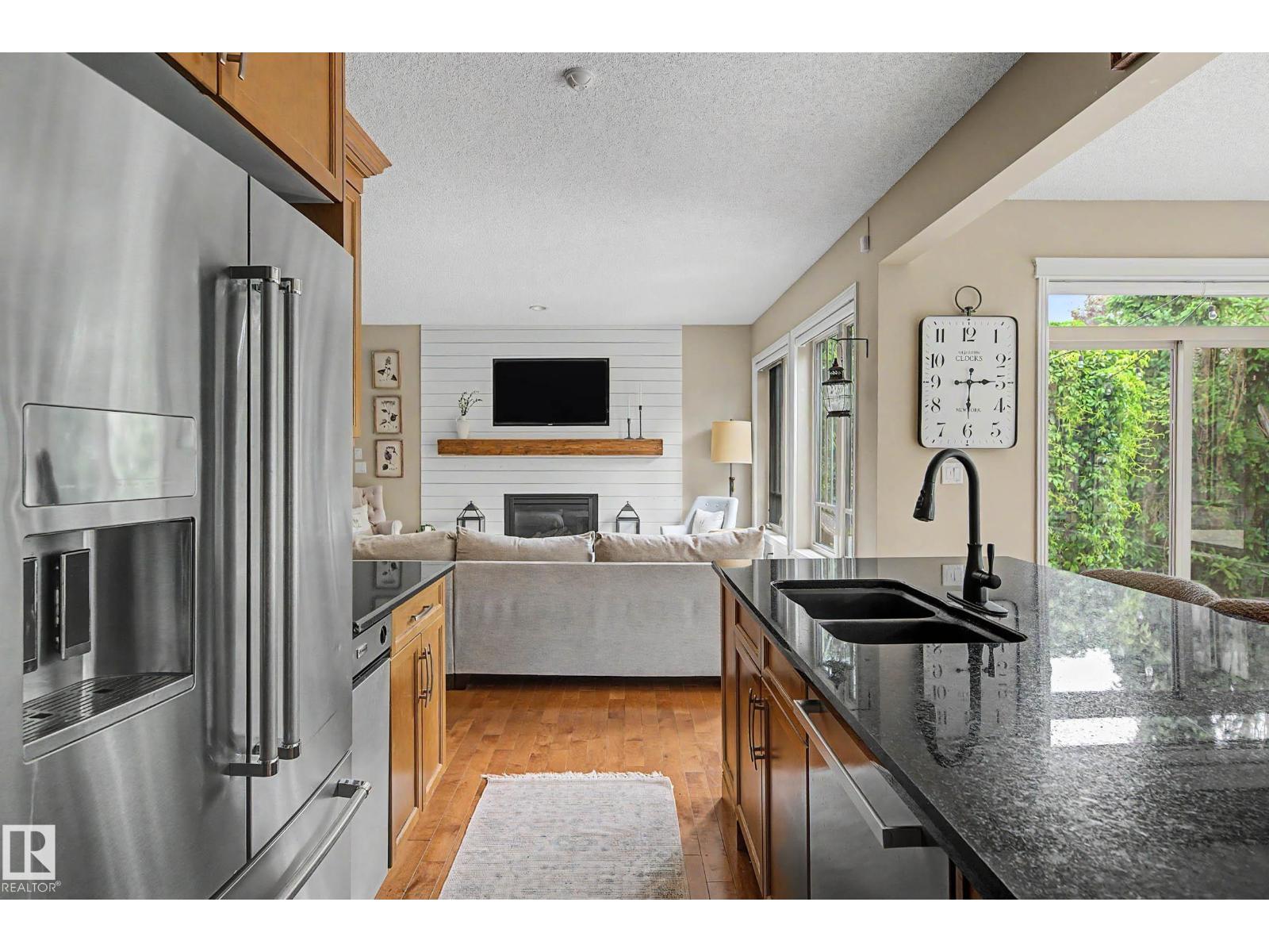 1110 ARMITAGE CR SW - 16