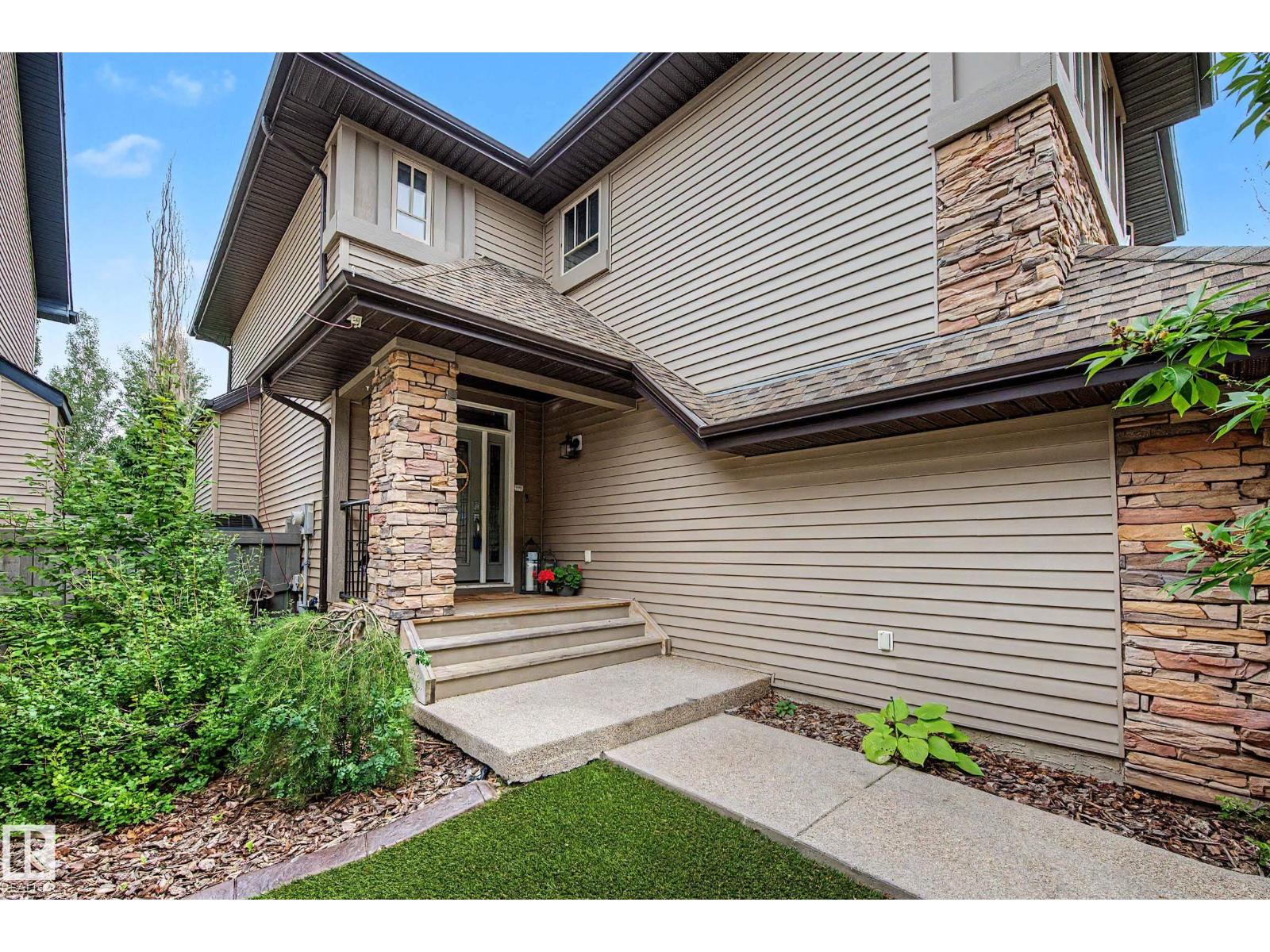 1110 ARMITAGE CR SW, Ambleside, Edmonton photo 4