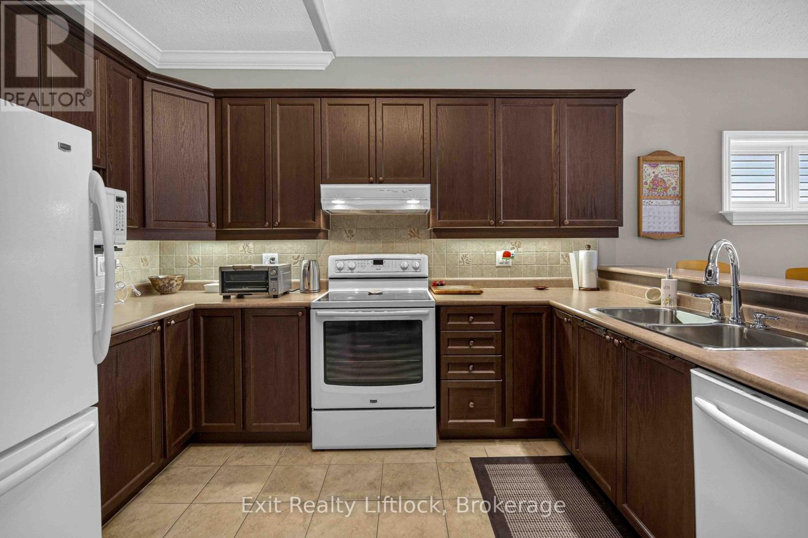 640 HERITAGE TRAIL - 12