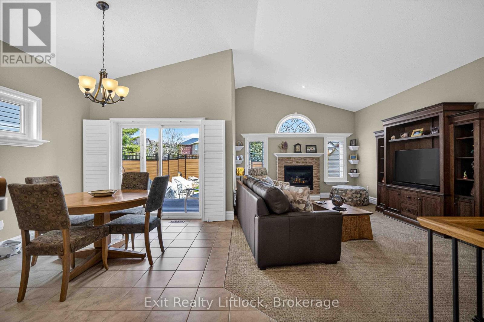 640 HERITAGE TRAIL - 14