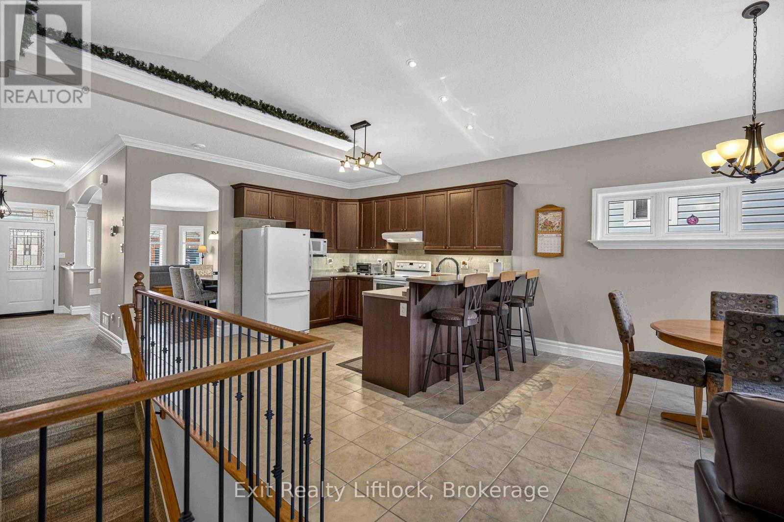 640 HERITAGE TRAIL - 18