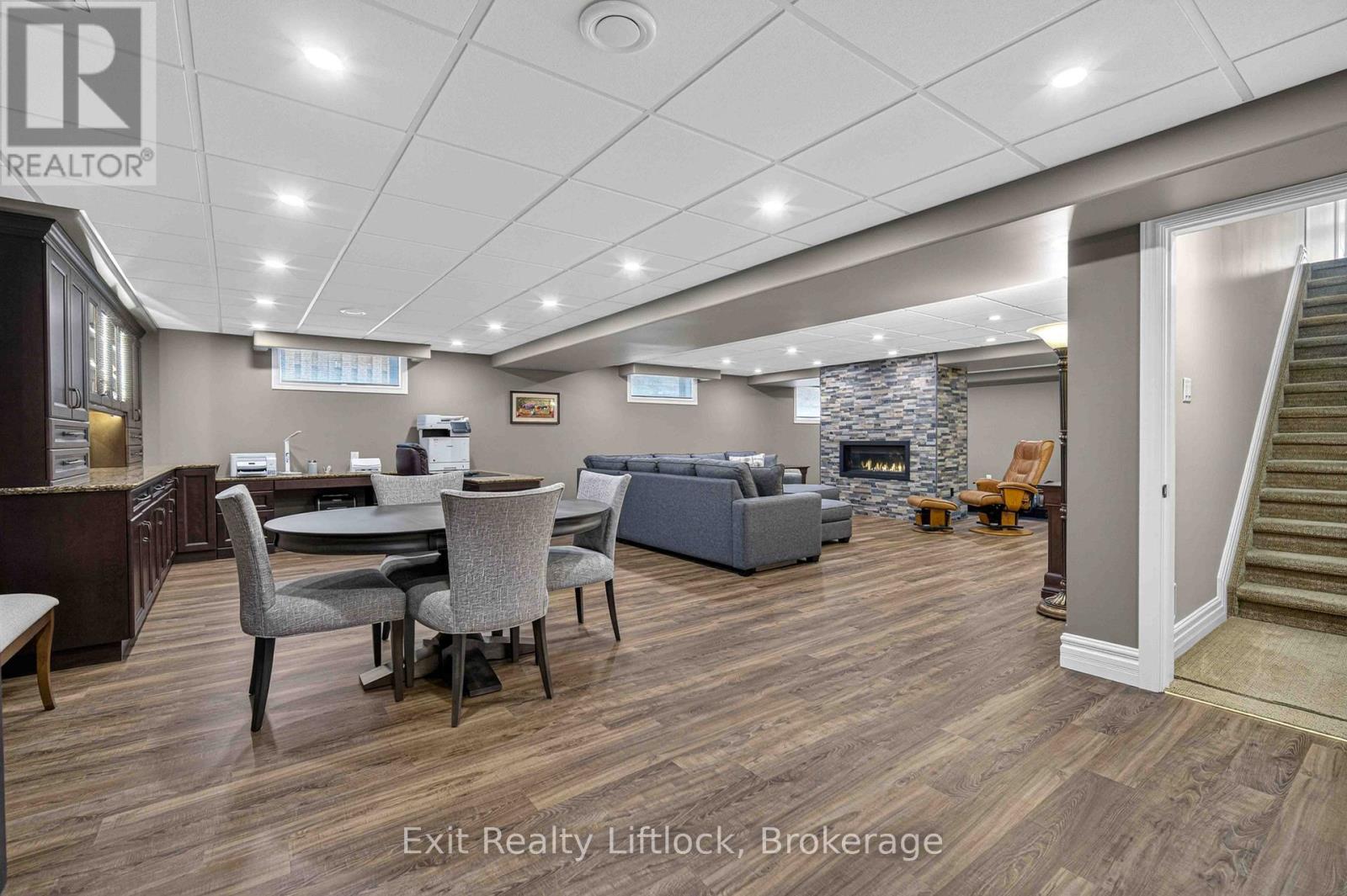 640 HERITAGE TRAIL - 25