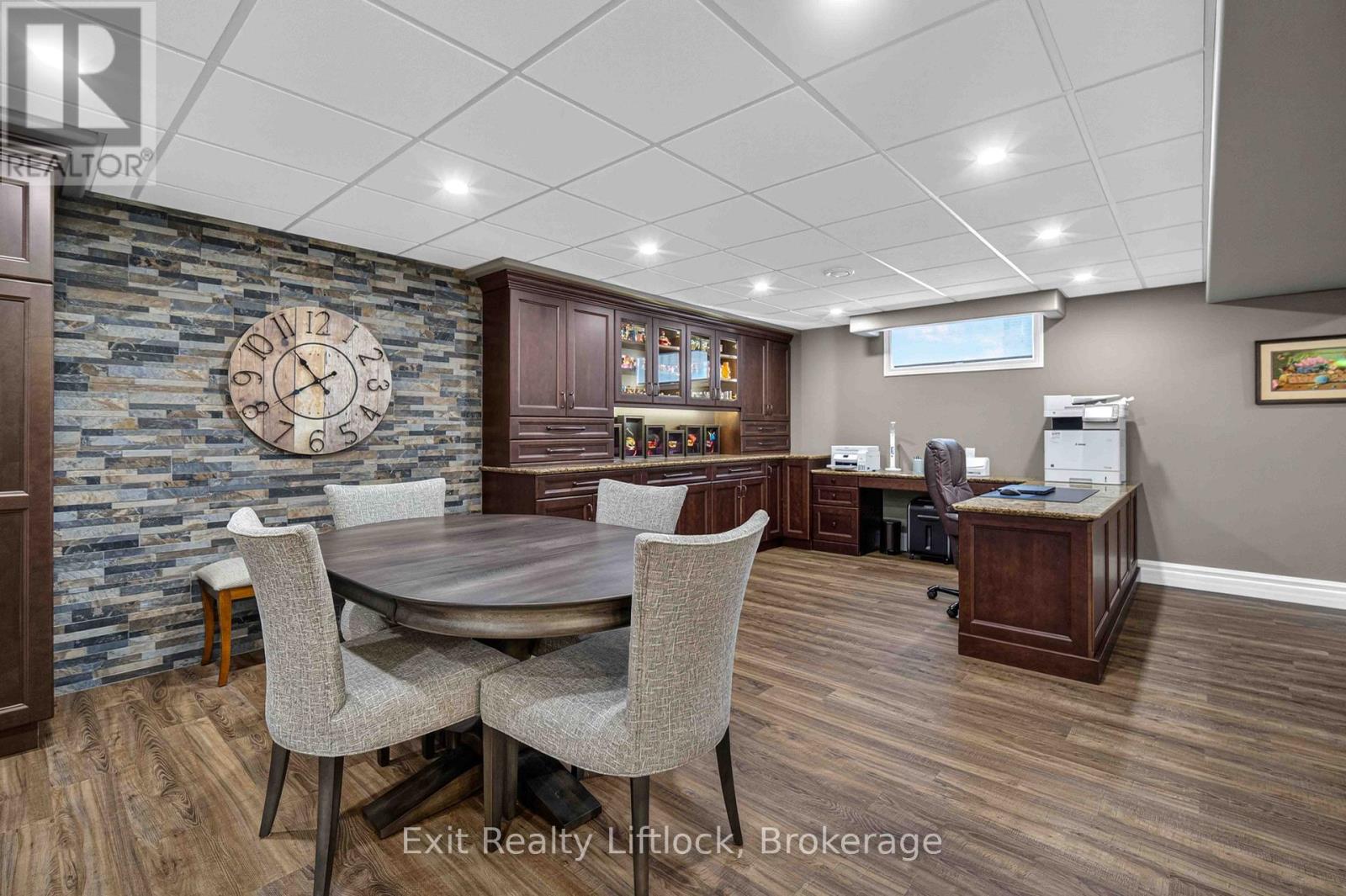 640 HERITAGE TRAIL - 29