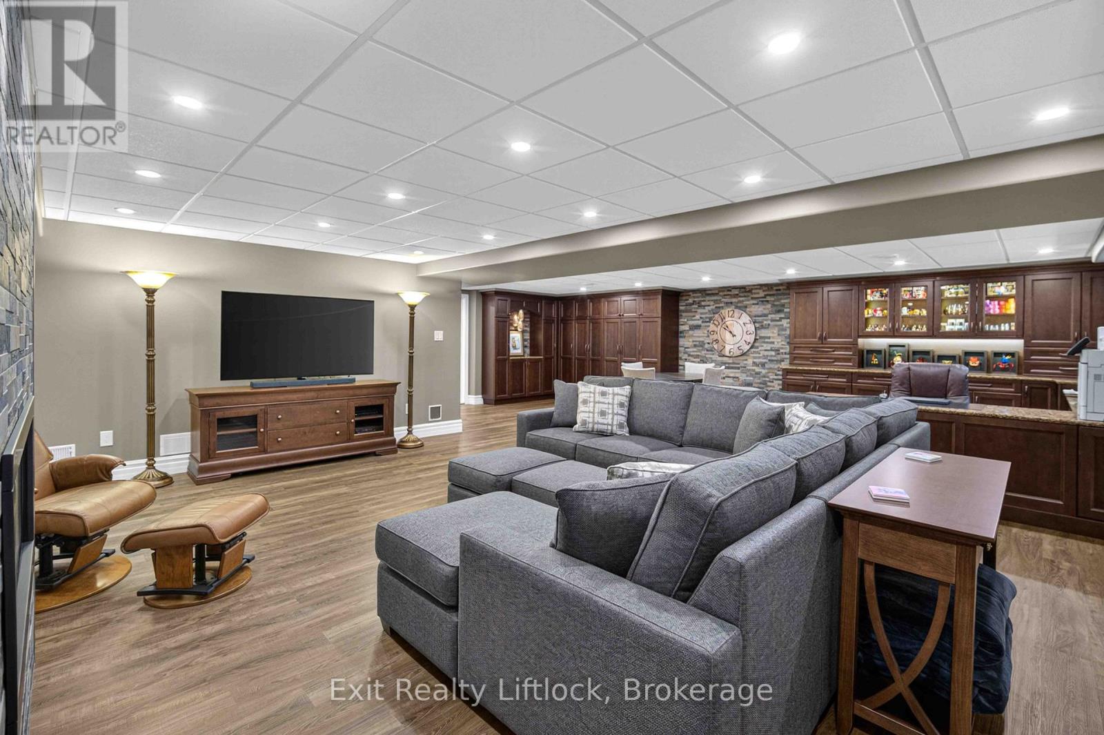 640 HERITAGE TRAIL - 30