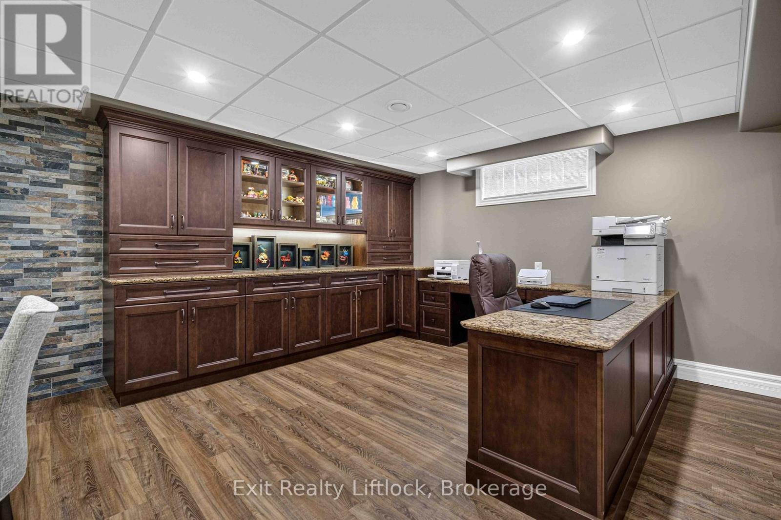 640 HERITAGE TRAIL - 31
