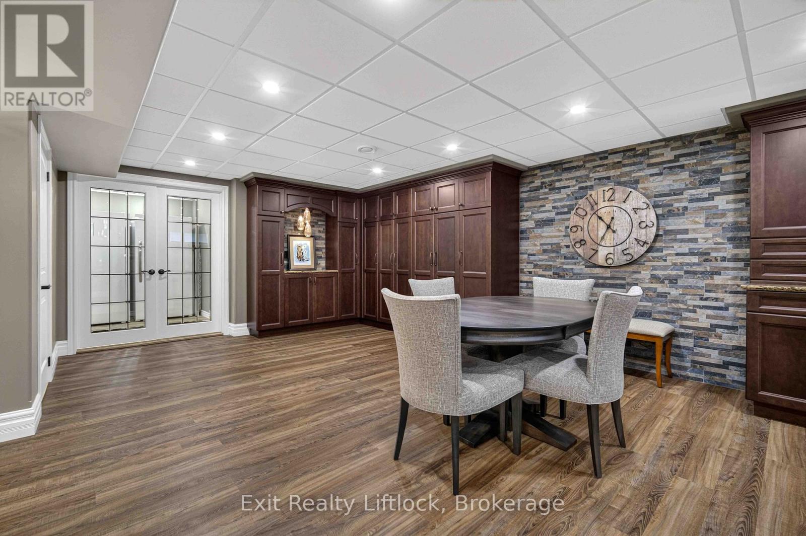 640 HERITAGE TRAIL - 33