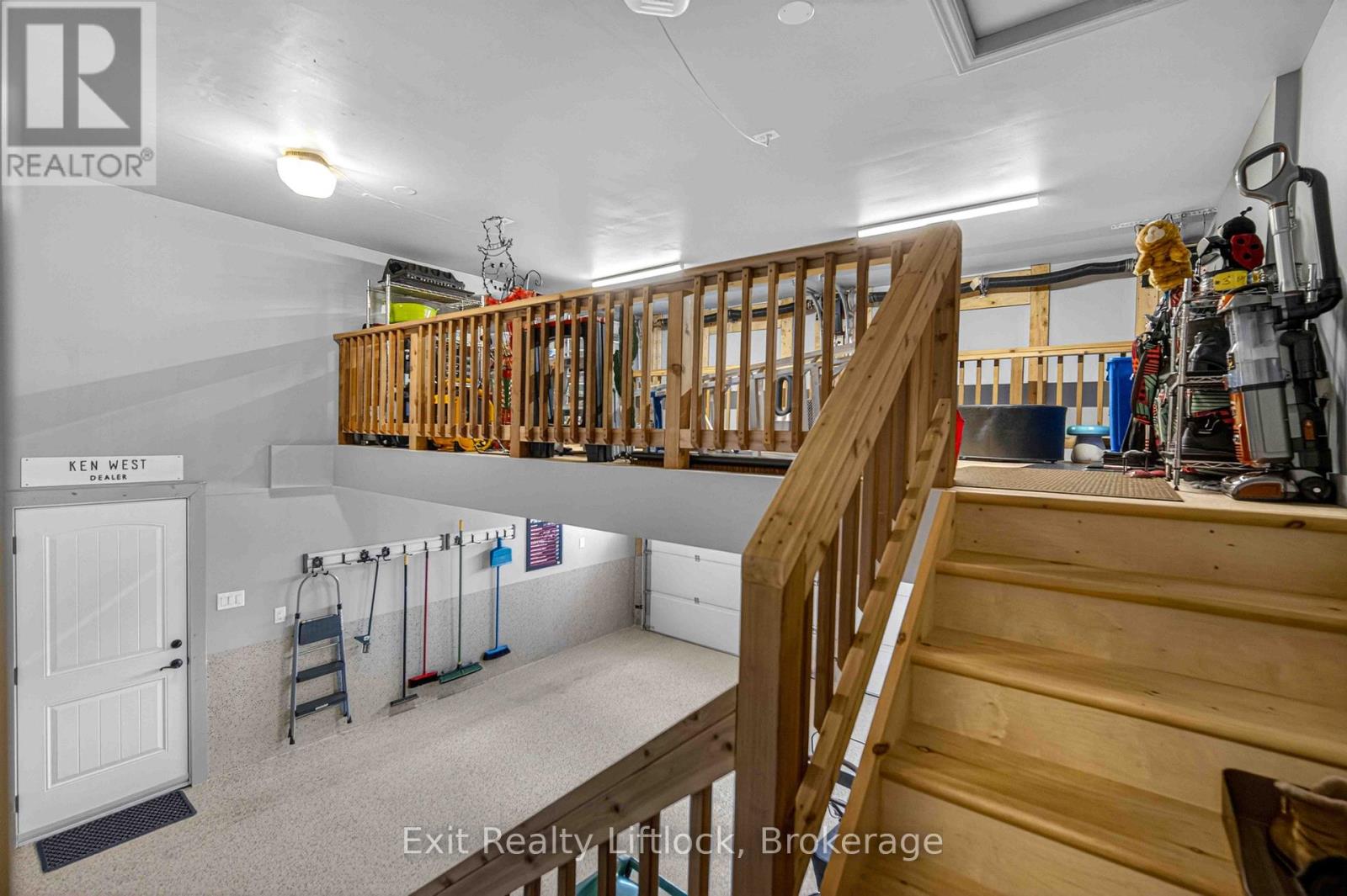 640 HERITAGE TRAIL - 36