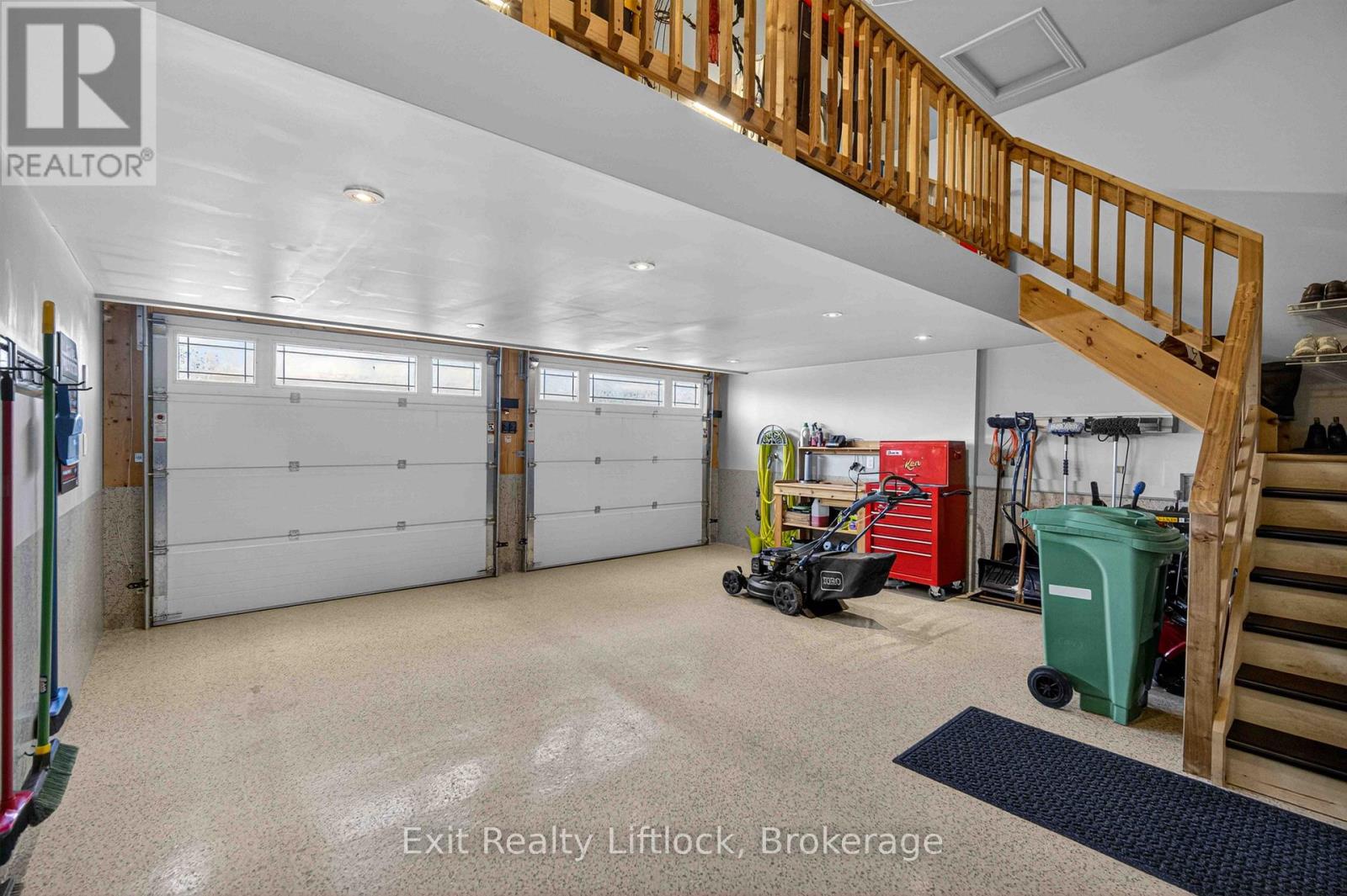 640 HERITAGE TRAIL - 38