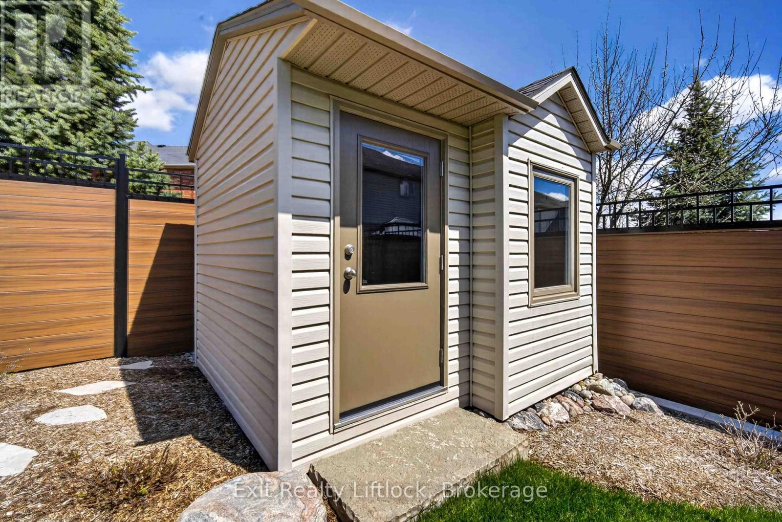 640 HERITAGE TRAIL - 44