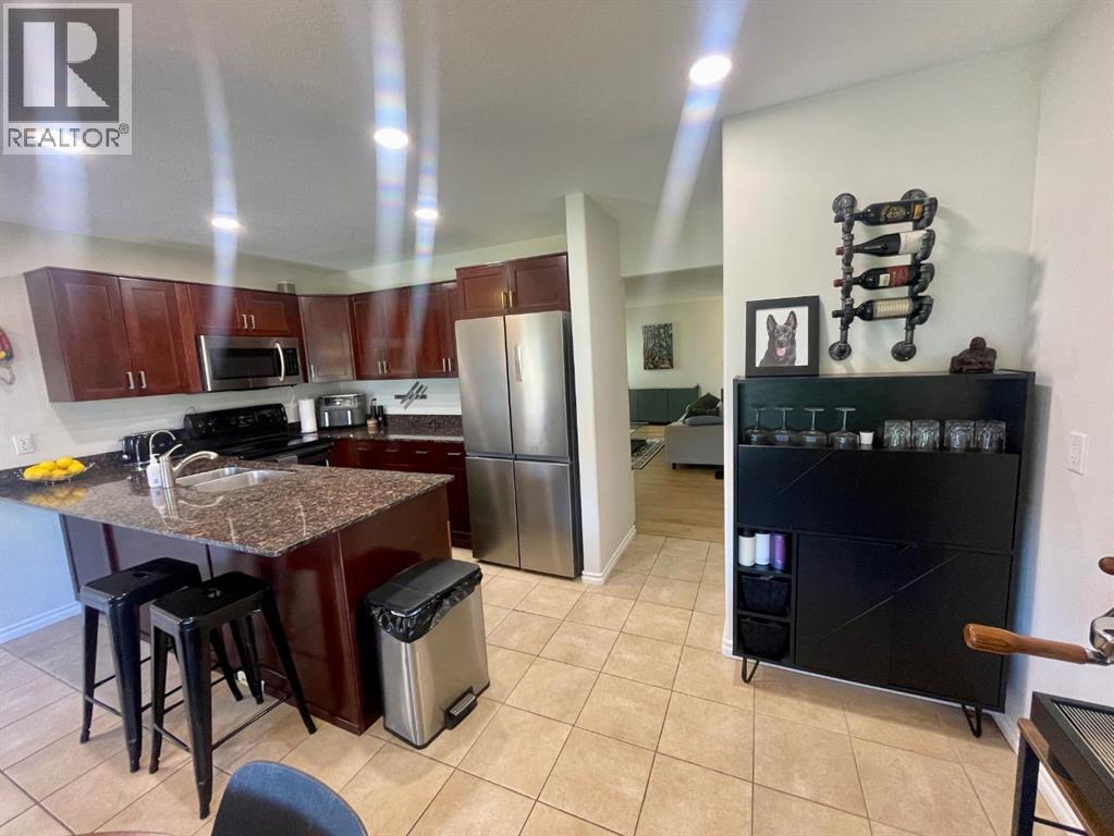 #6  4024 18 Avenue — photo 14