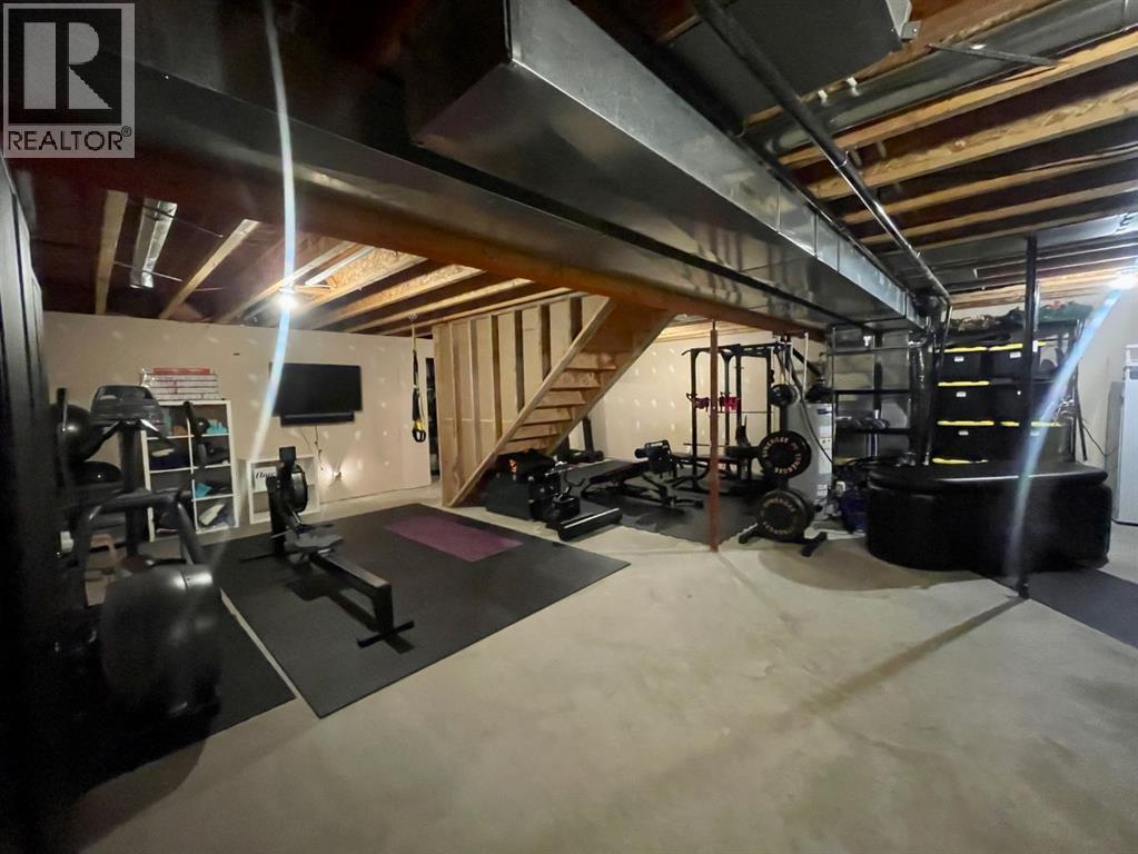 #6  4024 18 Avenue — photo 31