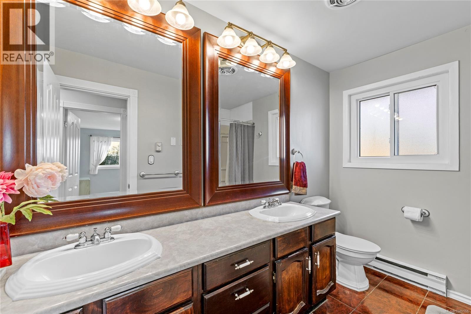 1448 Rose Ann Dr, Nanaimo