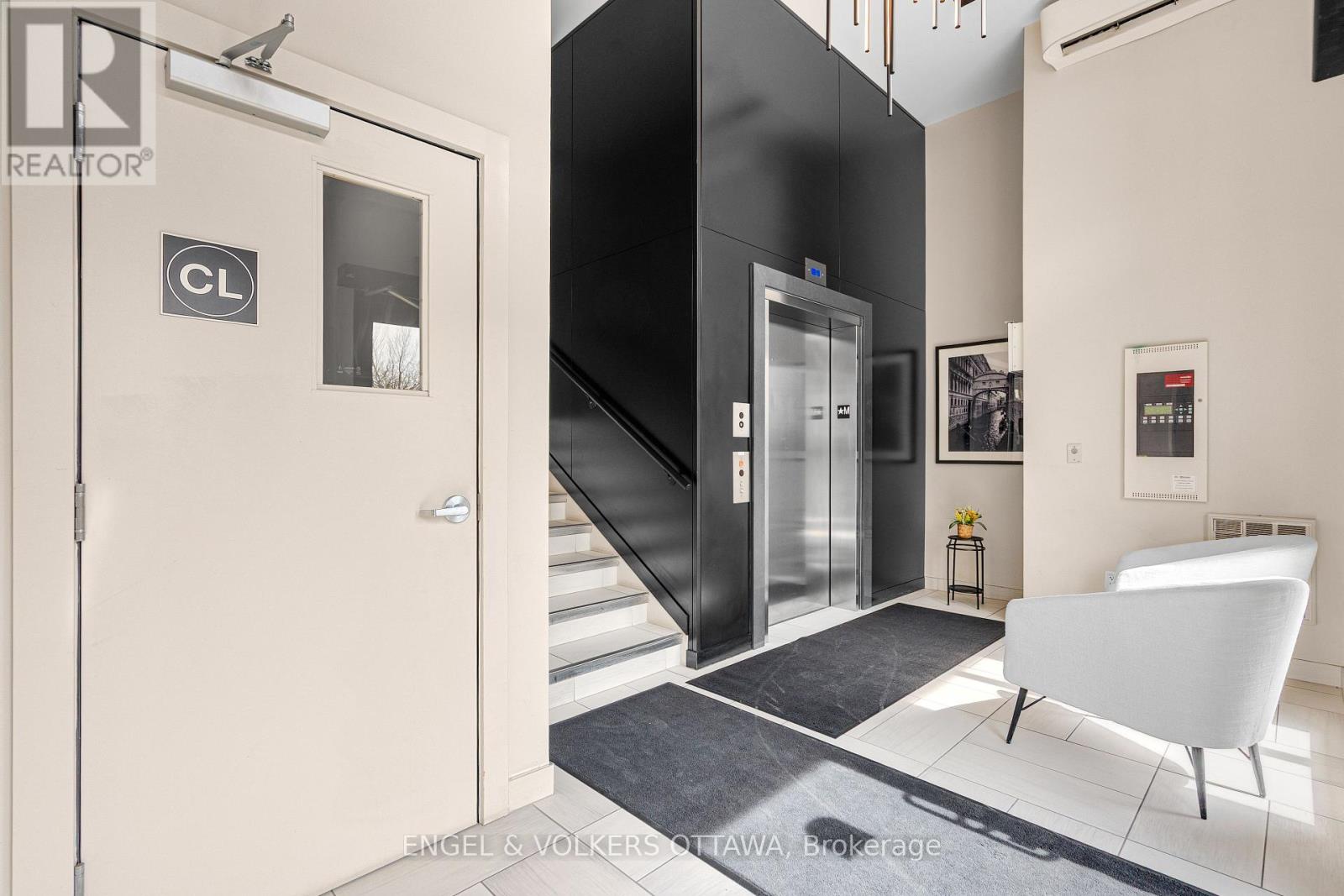 #402 110 CORTILE PRIVATE - 2