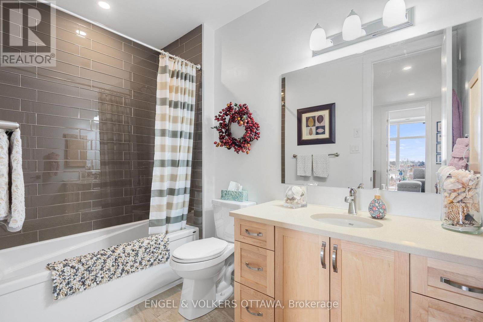 #402 110 CORTILE PRIVATE - 25