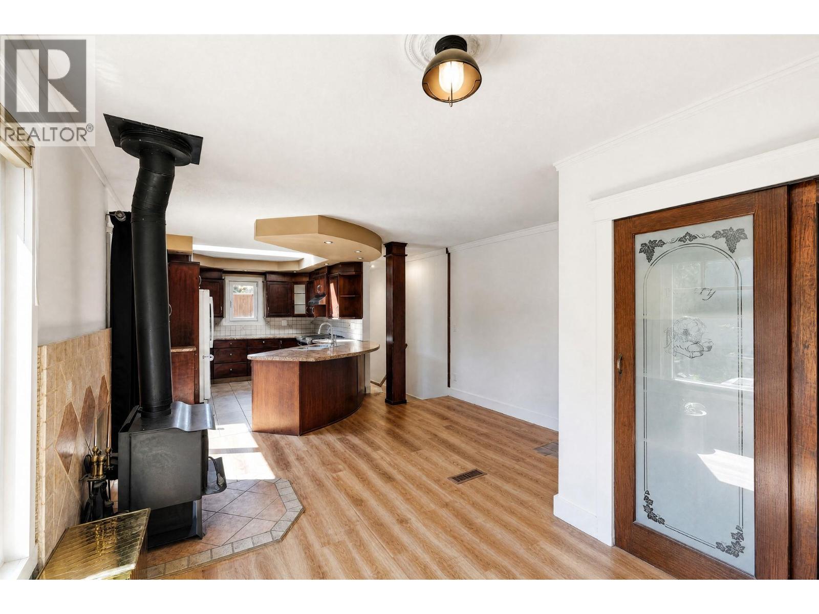 402 Truro Street - 10