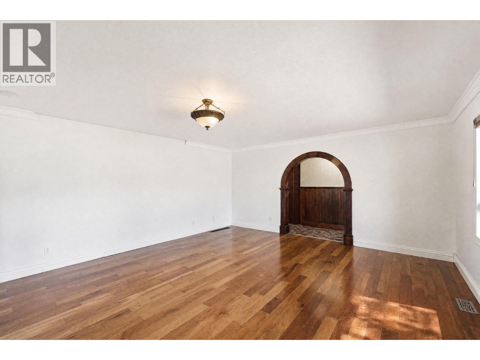 402 Truro Street - 4