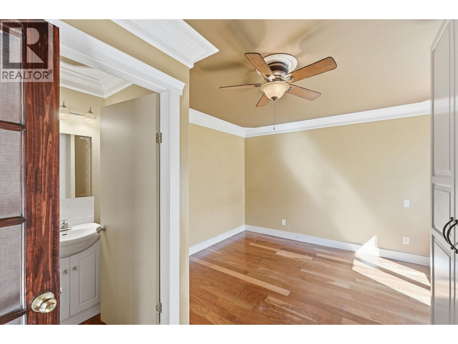 402 Truro Street - 13