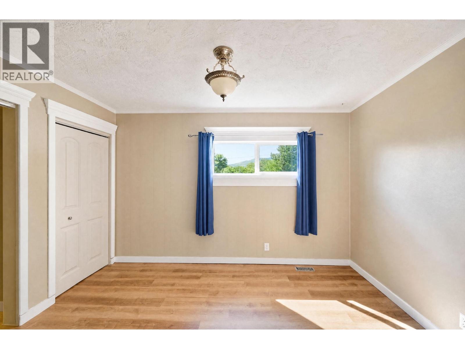 402 Truro Street - 16