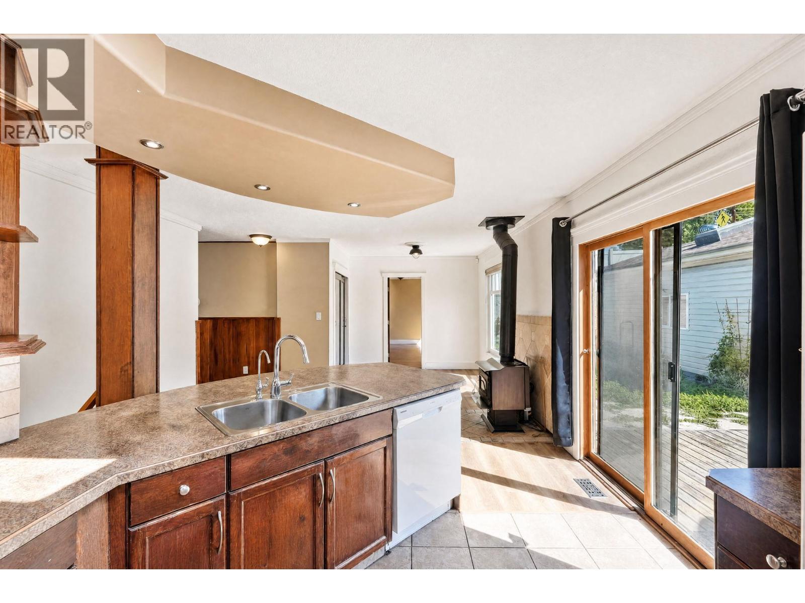 402 Truro Street - 8
