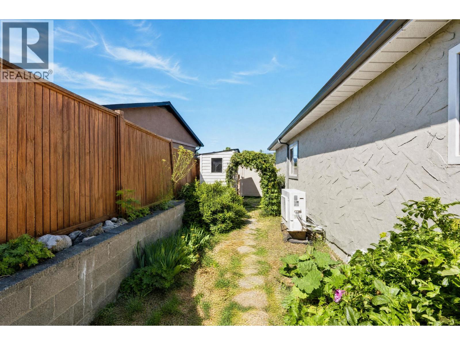402 Truro Street - 47