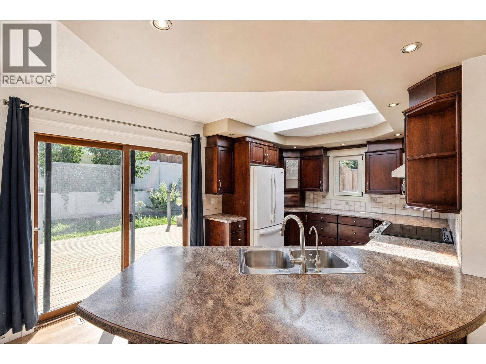402 Truro Street - 6