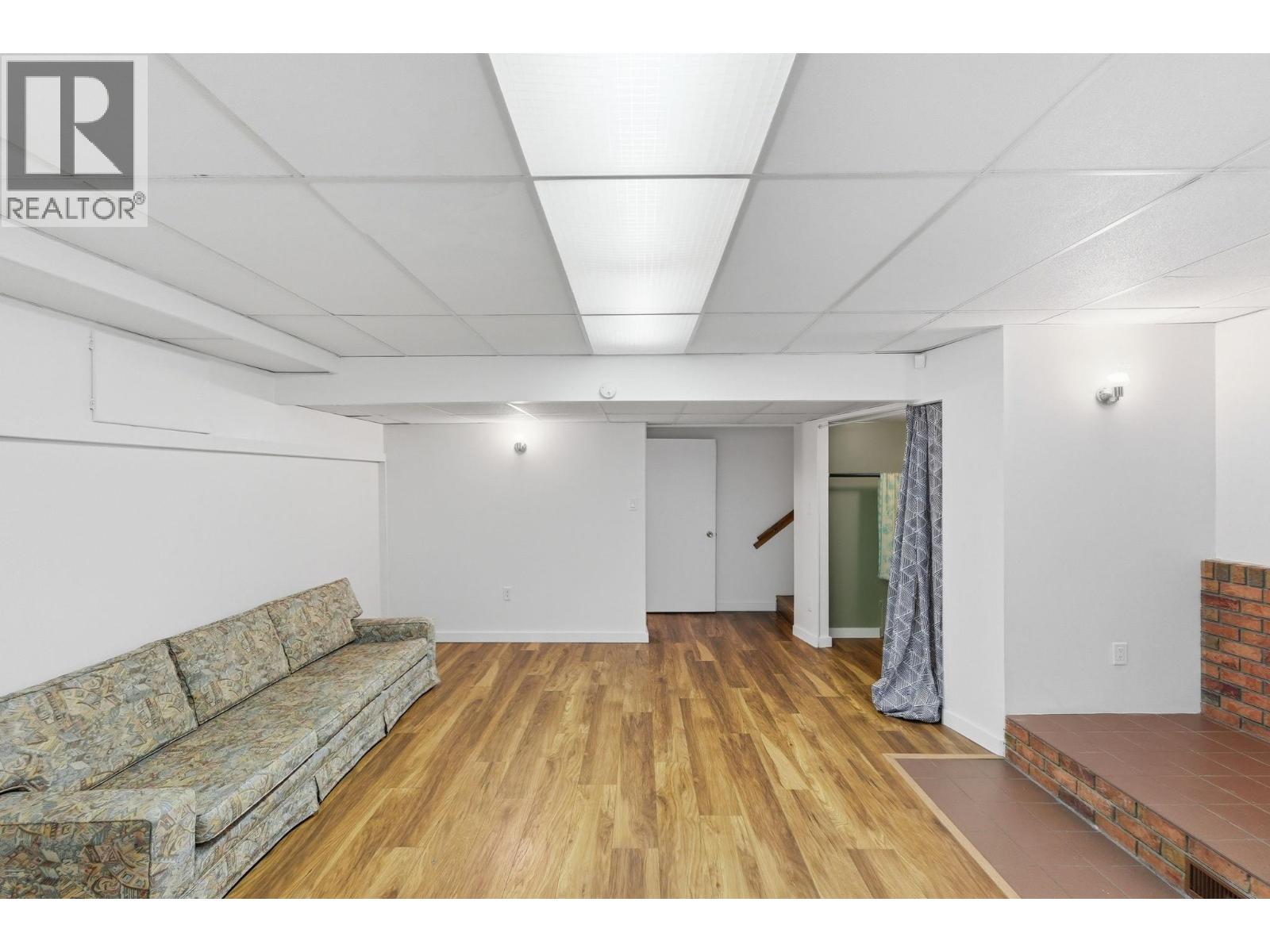 402 Truro Street - 27