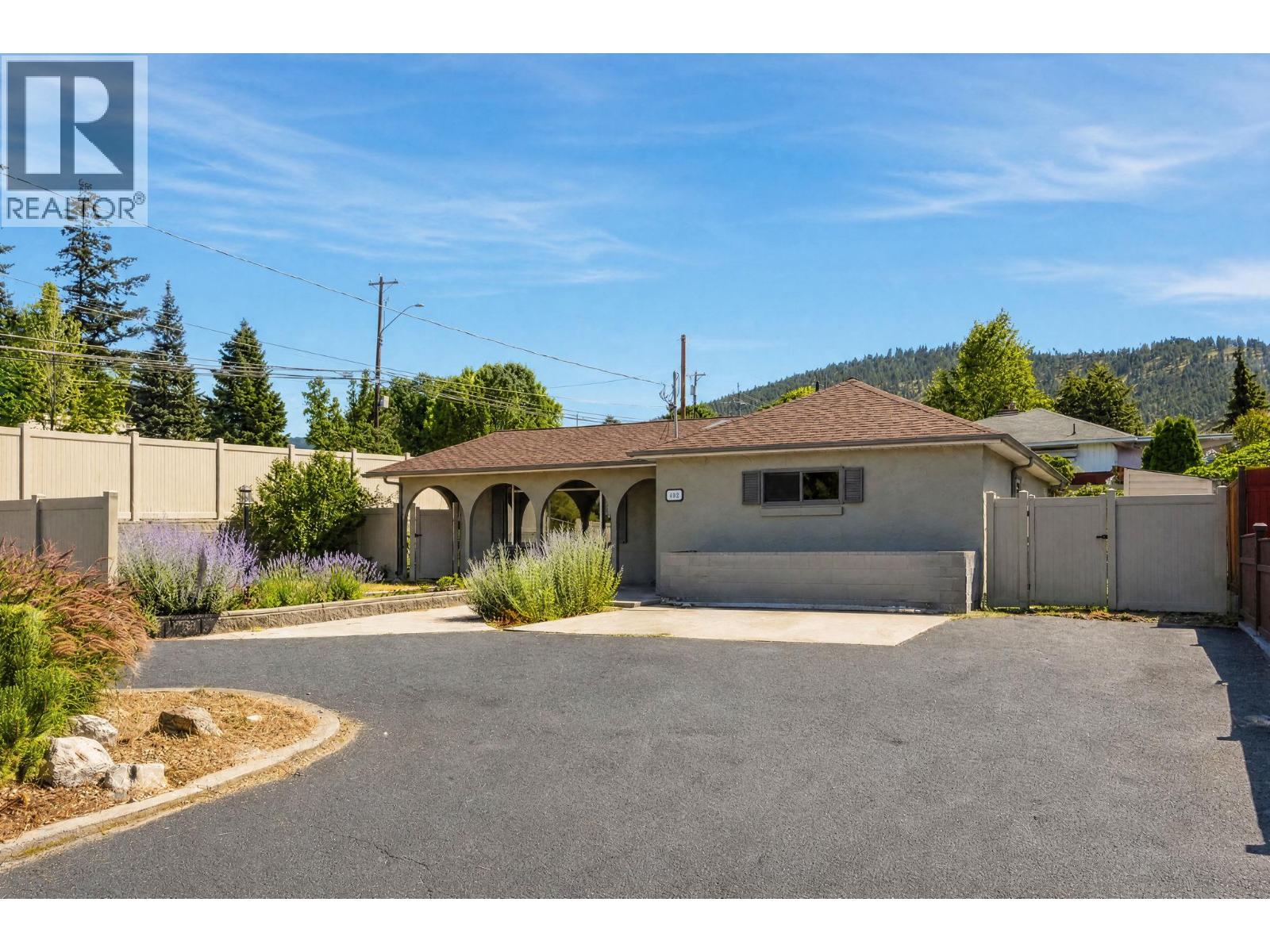 402 Truro Street - 35