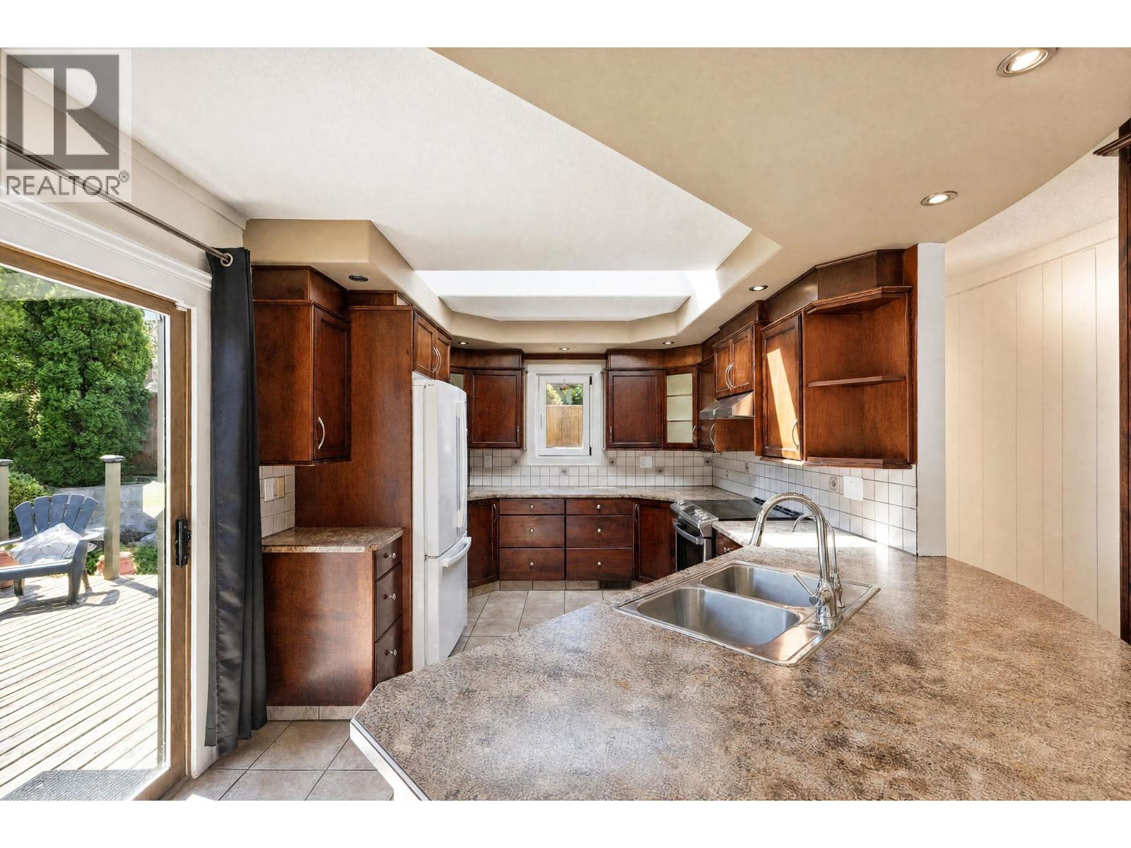 402 Truro Street - 9