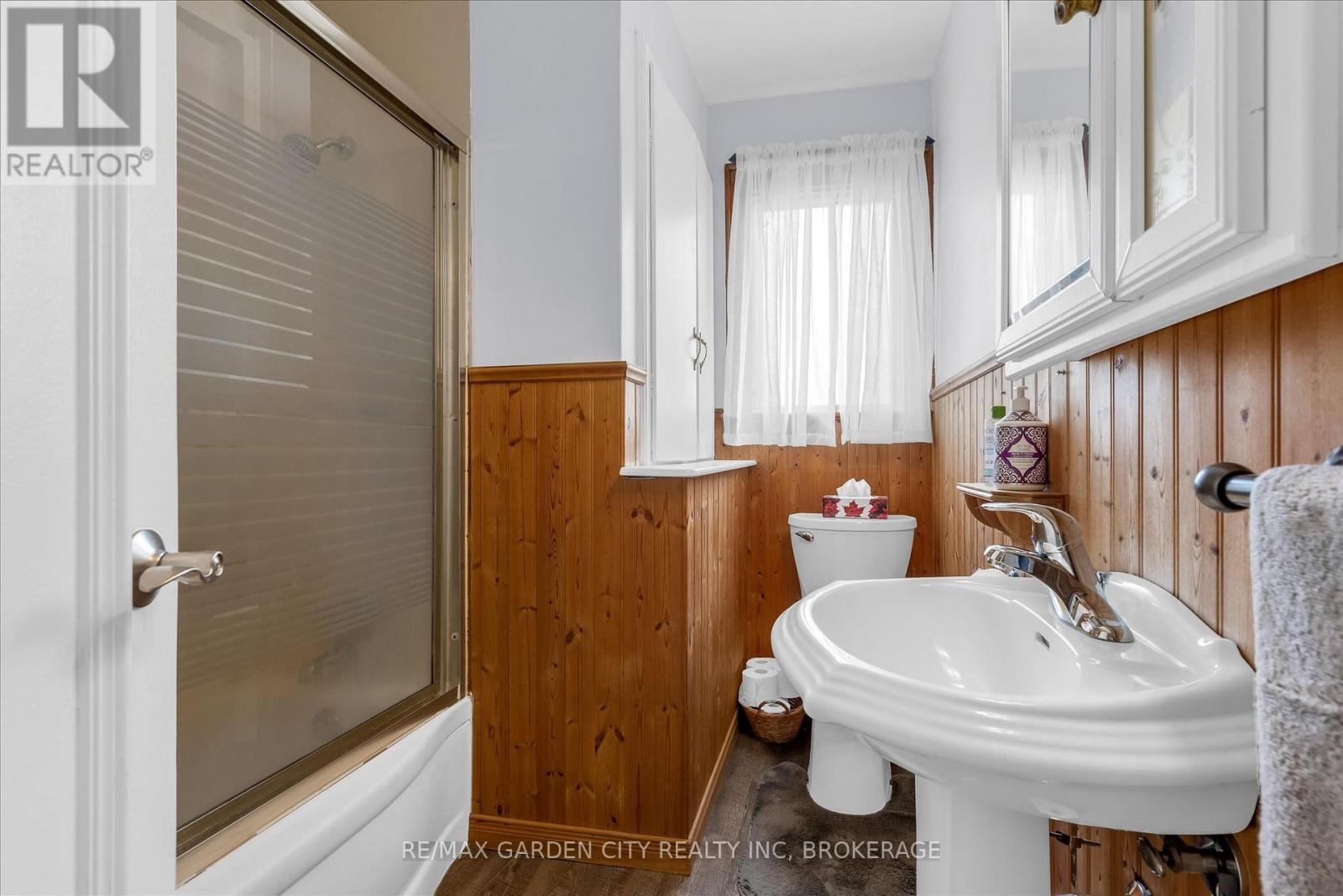 165 PINE STREET S - 10