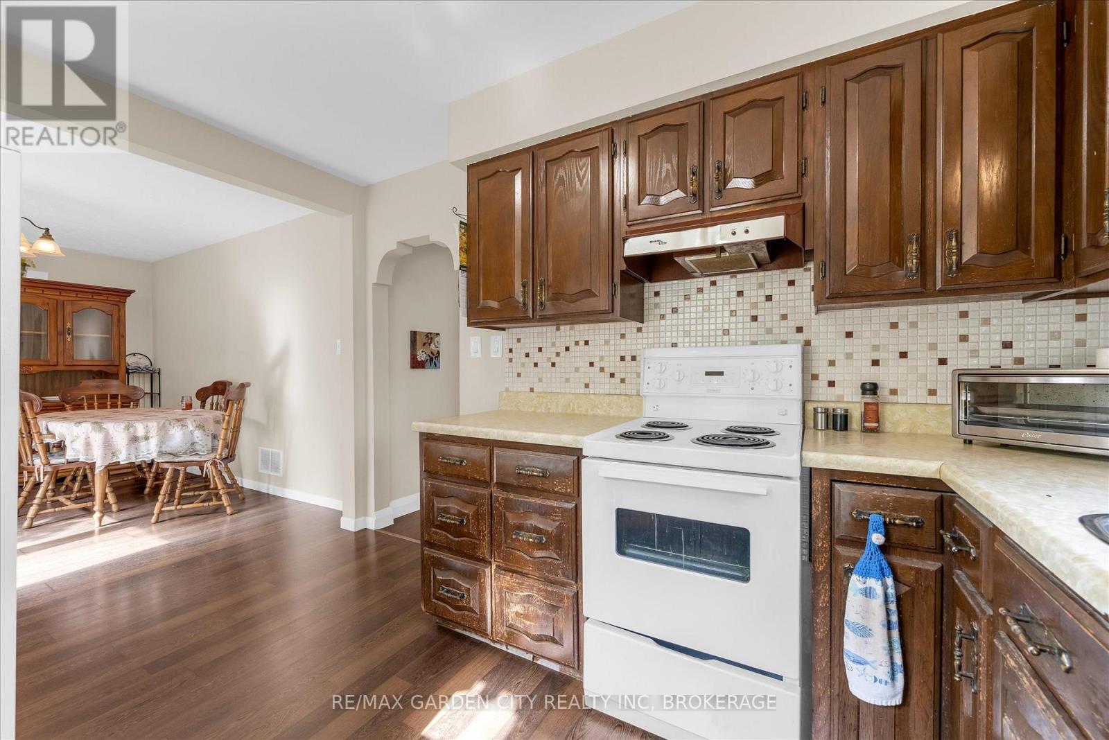 165 PINE STREET S - 13