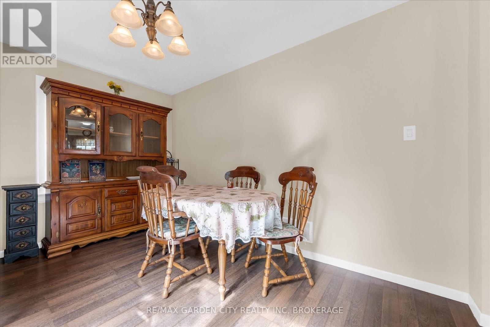 165 PINE STREET S - 14