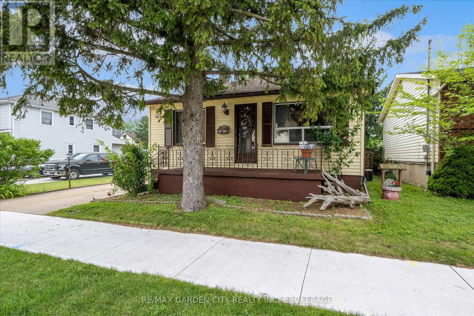 165 PINE STREET S - 2