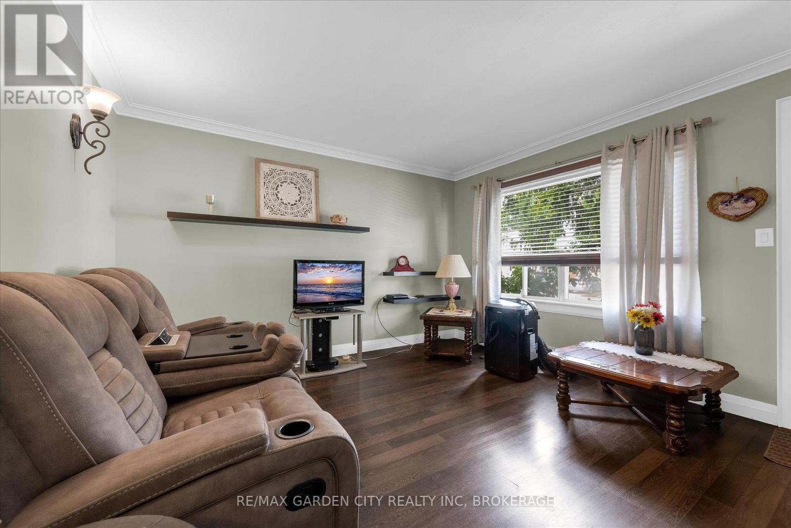 165 PINE STREET S - 5