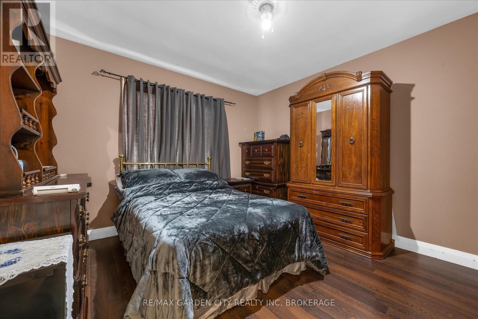 165 PINE STREET S - 8