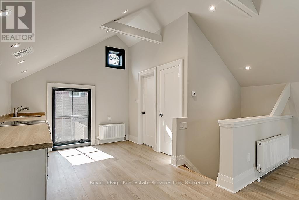 349 TRAFALGAR ROAD - 32