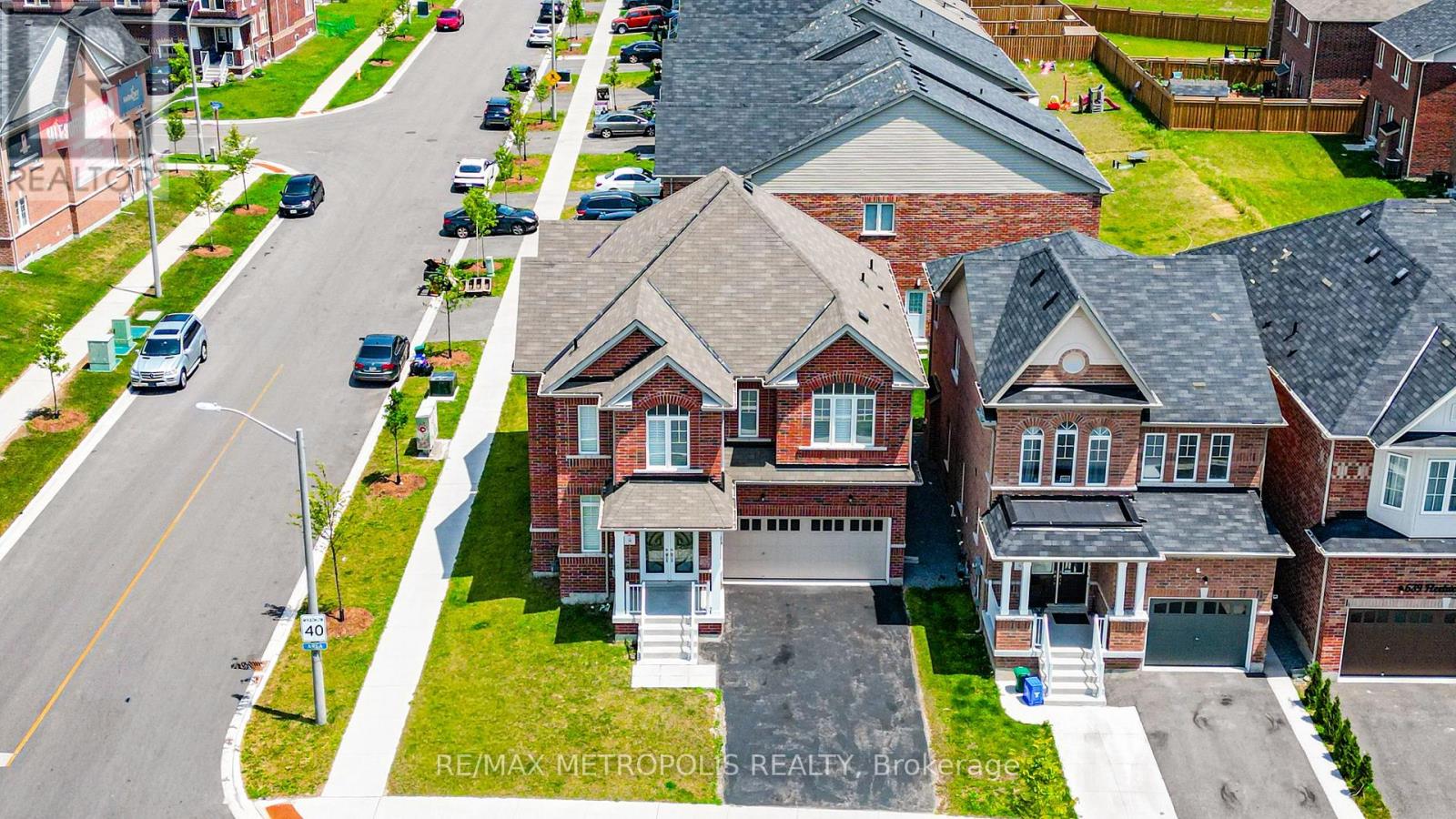 647 FLEETWOOD DRIVE - 1