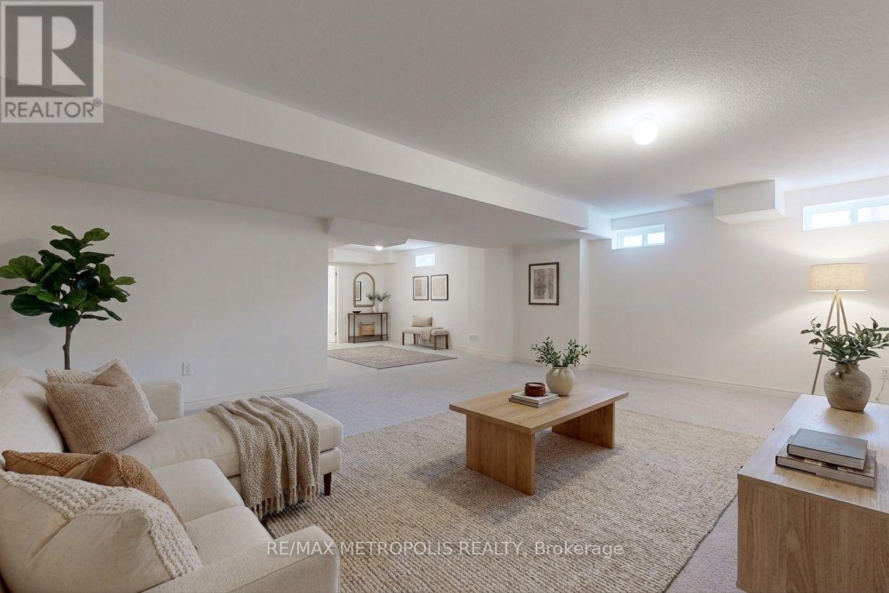 647 FLEETWOOD DRIVE - 39